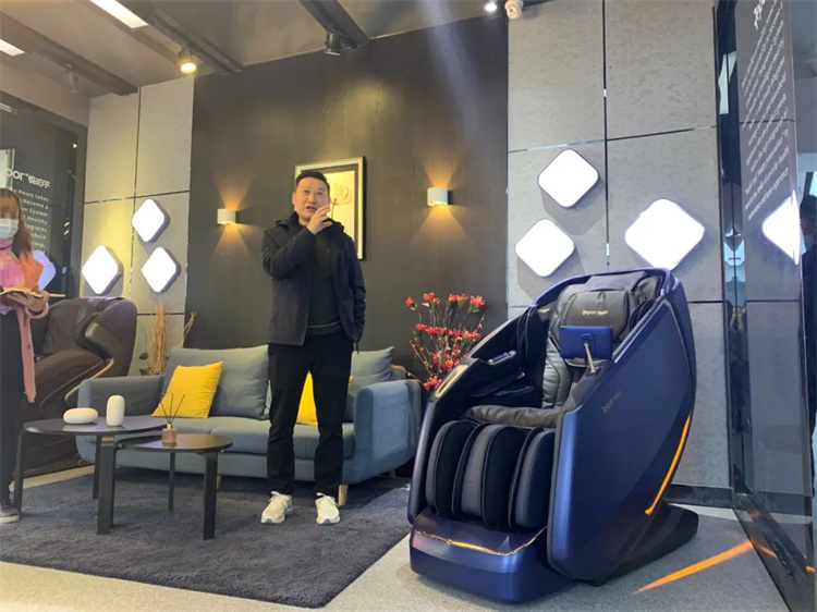 世界杯投注集团旗下品牌—锐珀尔举行新款4D穴感总裁按摩椅S500内训会